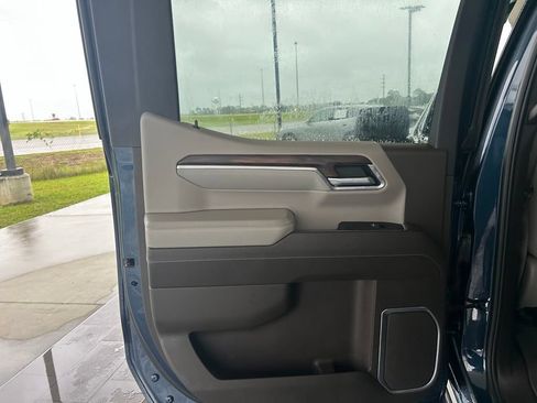 Used 2023 GMC Sierra 1500 SLT w/ SLT Premium Package AWD/4WD image 14