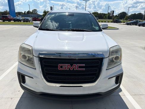 Used 2017 GMC Terrain SLE FWD image 2
