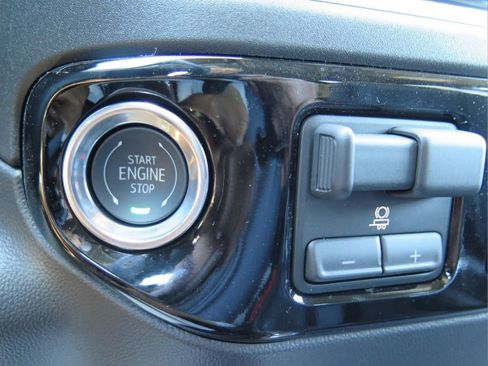 New 2026 Chevrolet Silverado 1500 RST w/ Convenience Package II AWD/4WD image 15