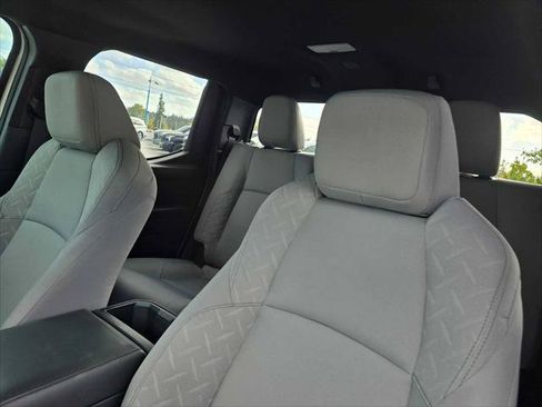Certified 2025 Toyota Tacoma SR5 AWD/4WD image 23