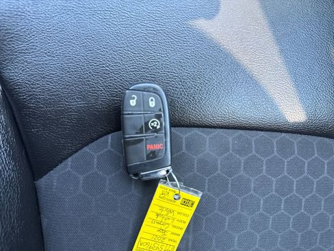 Used 2021 Jeep Compass Latitude w/ Sun and Sound Group AWD/4WD image 27