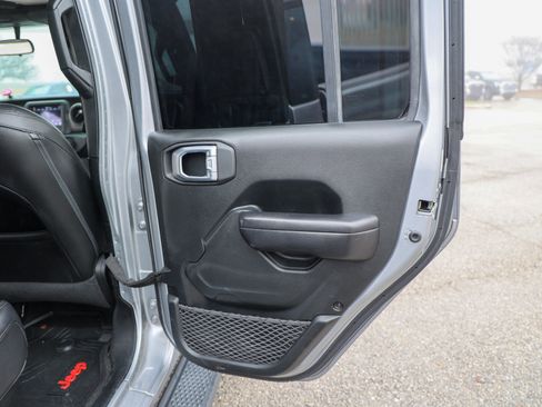 Used 2021 Jeep Gladiator Sport image 31