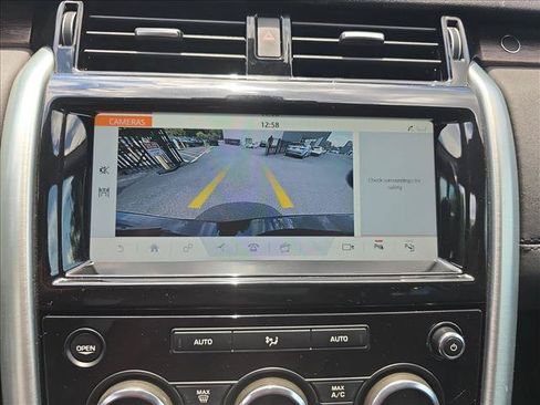 Used 2019 Land Rover Discovery HSE AWD/4WD image 24