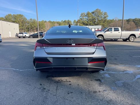 Certified 2025 Hyundai Elantra SEL w/ Cargo Package image 6