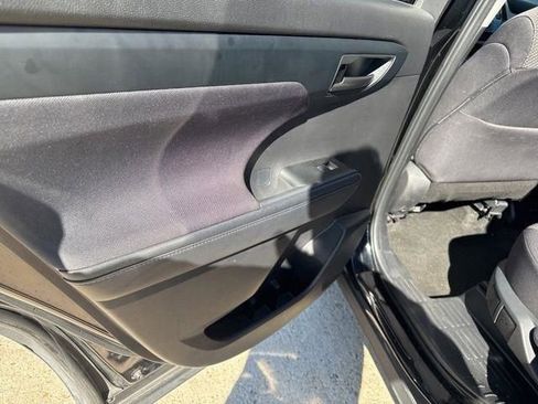 Used 2024 Toyota Highlander LE image 15