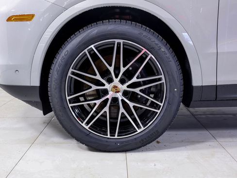 New 2026 Porsche Cayenne AWD/4WD image 27