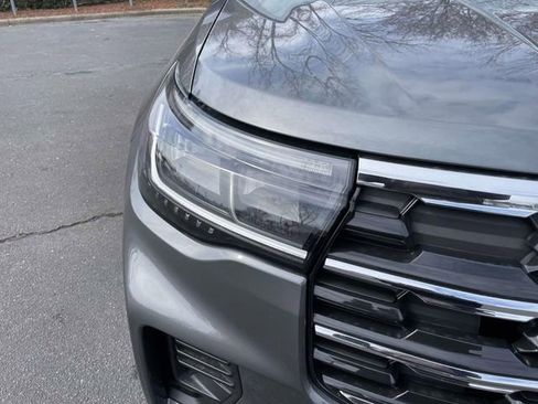New 2026 Ford Explorer Active RWD image 39