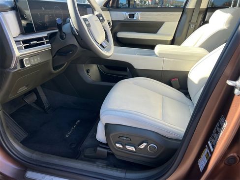 Used 2024 Hyundai Santa Fe Calligraphy image 9