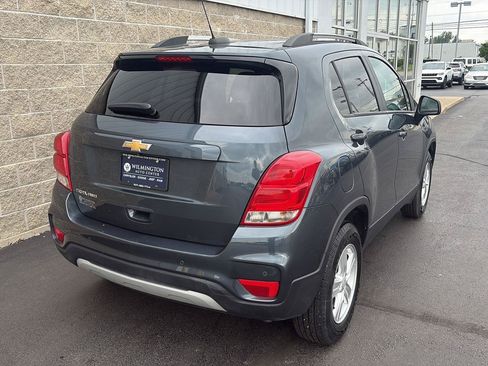 Used 2022 Chevrolet Trax LT w/ Driver Confidence Package AWD/4WD image 3