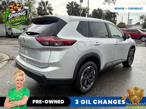 Used 2025 Nissan Rogue SV image 7