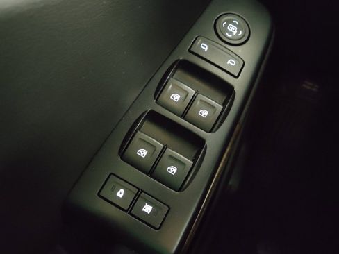 Used 2019 Chevrolet Suburban LS RWD image 27