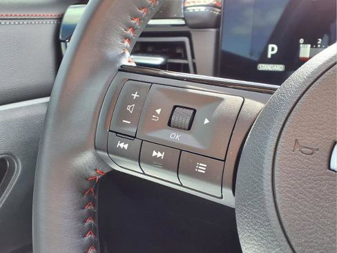 Certified 2025 Nissan Kicks SR image 22