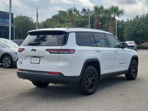 Used 2024 Jeep Grand Cherokee L Altitude AWD/4WD image 4