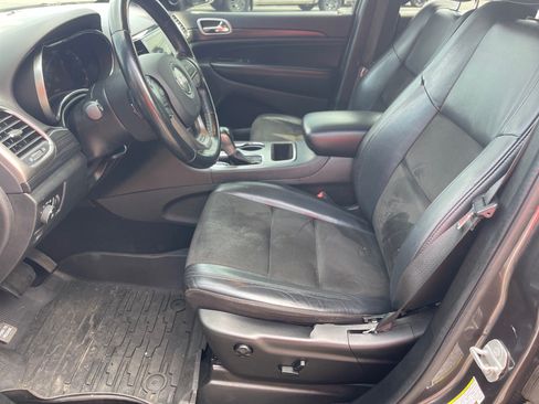 Used 2020 Jeep Grand Cherokee Altitude RWD image 10