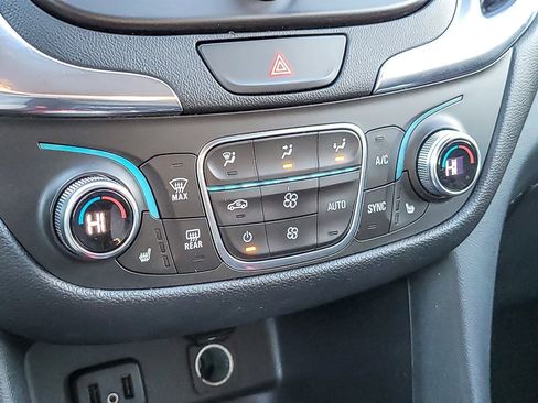 Certified 2018 Chevrolet Equinox LT image 15