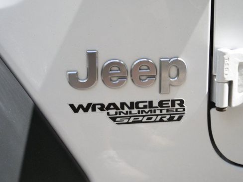 Used 2020 Jeep Wrangler Unlimited Sport S AWD/4WD image 37