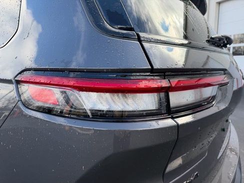 Certified 2025 Jeep Grand Cherokee L Limited w/ Luxury Tech Group II image 4