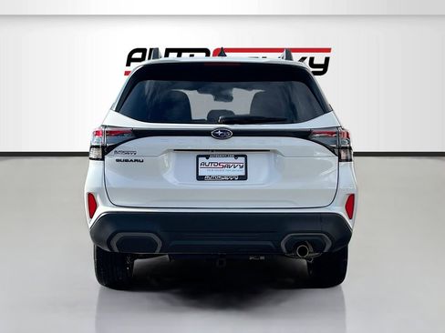 Used 2025 Subaru Forester Limited image 6