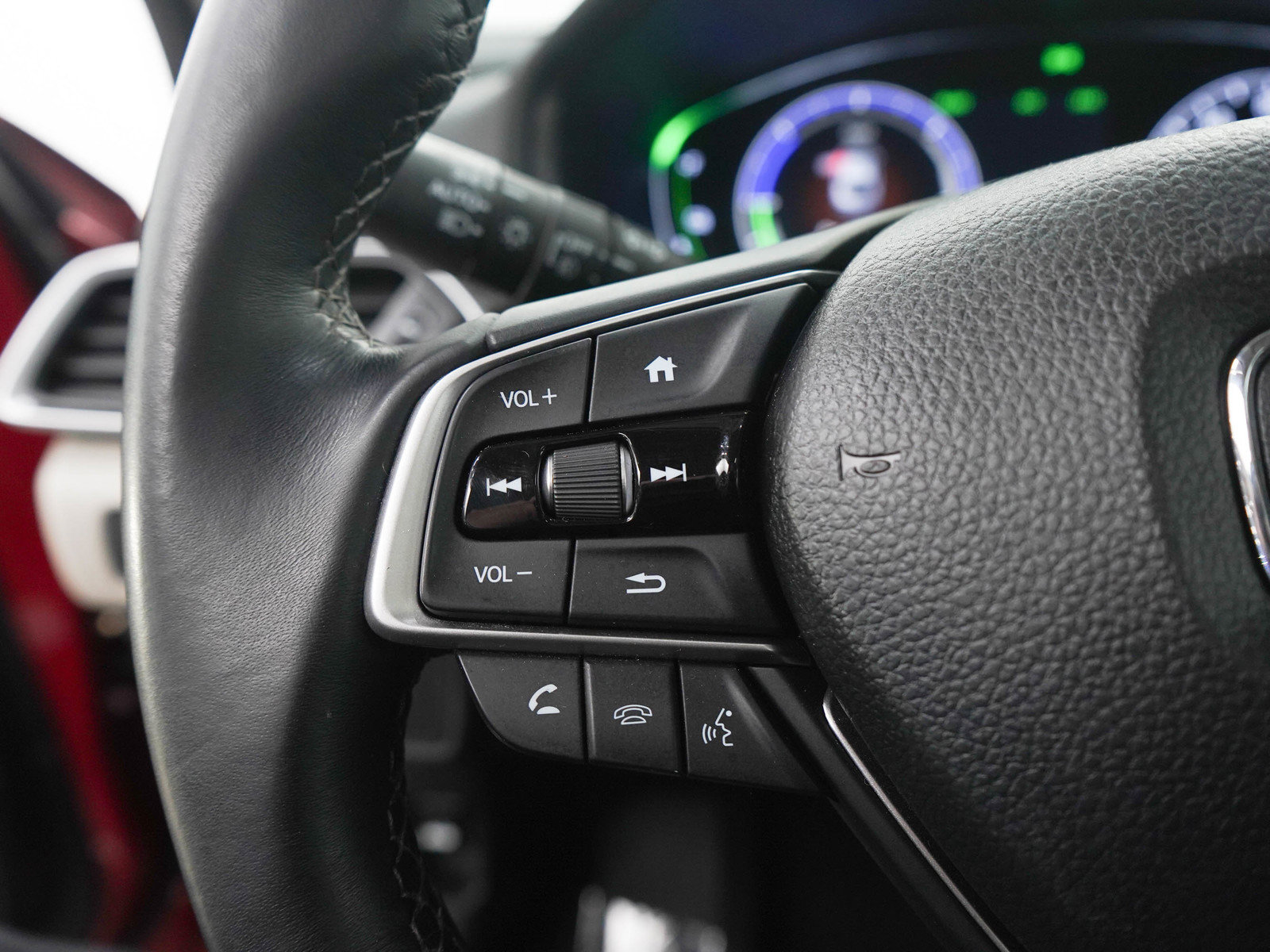 Used 2018 Honda Accord Touring image 24
