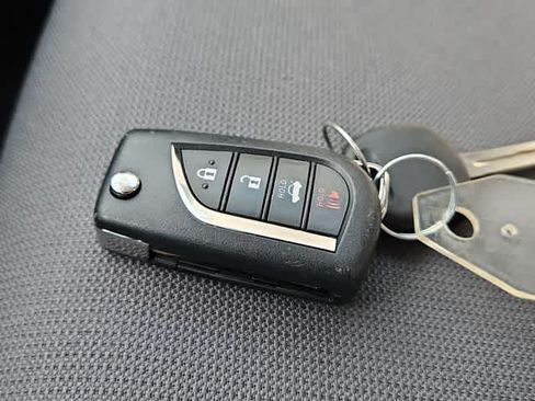 Used 2025 Toyota Corolla LE FWD image 28