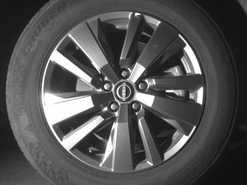 Used 2025 Nissan Pathfinder SV FWD image 13