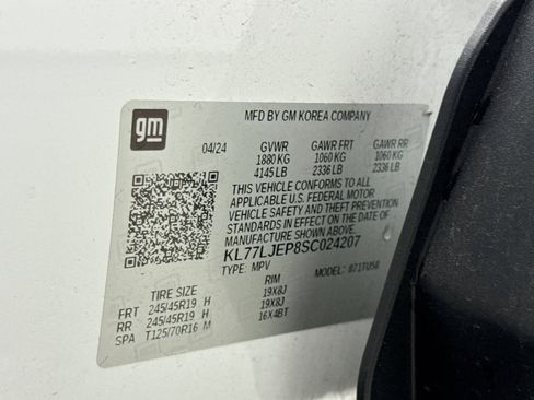 Used 2025 Chevrolet Trax RS w/ Sunroof Package FWD image 25