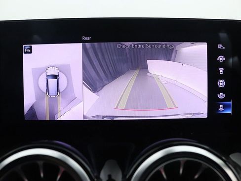 Certified 2022 Mercedes-Benz GLB 250 4MATIC image 16