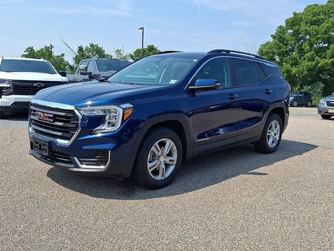 Used 2023 GMC Terrain SLE w/ Driver Convenience Package AWD/4WD image 6
