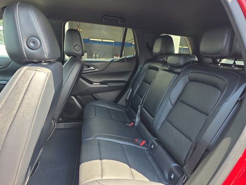 Used 2026 Chevrolet Equinox LT w/ Convenience Package II AWD/4WD image 16