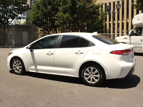 Used 2023 Toyota Corolla LE FWD image 9