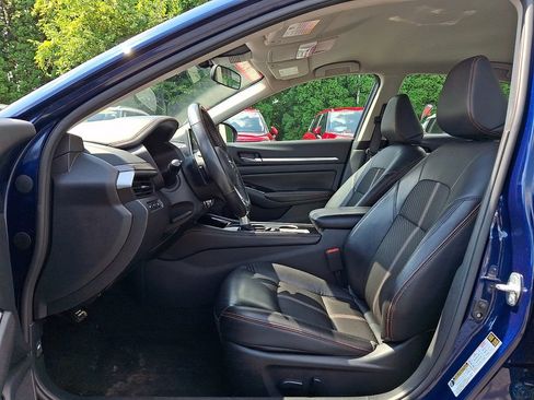 Used 2024 Nissan Altima 2.5 SR FWD image 14