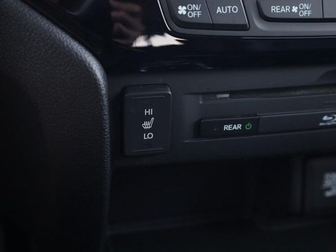 Used 2018 Honda Pilot Touring image 19