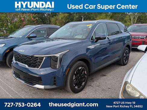 Used 2025 Kia Sorento S FWD image 1