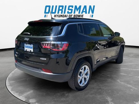 Used 2024 Jeep Compass Latitude AWD/4WD image 6