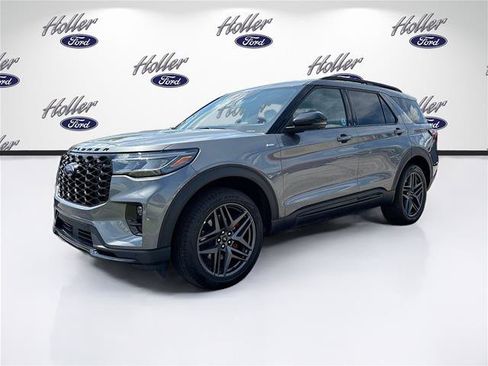 Certified 2025 Ford Explorer ST-Line w/ ST-Line Street Pack AWD/4WD image 3