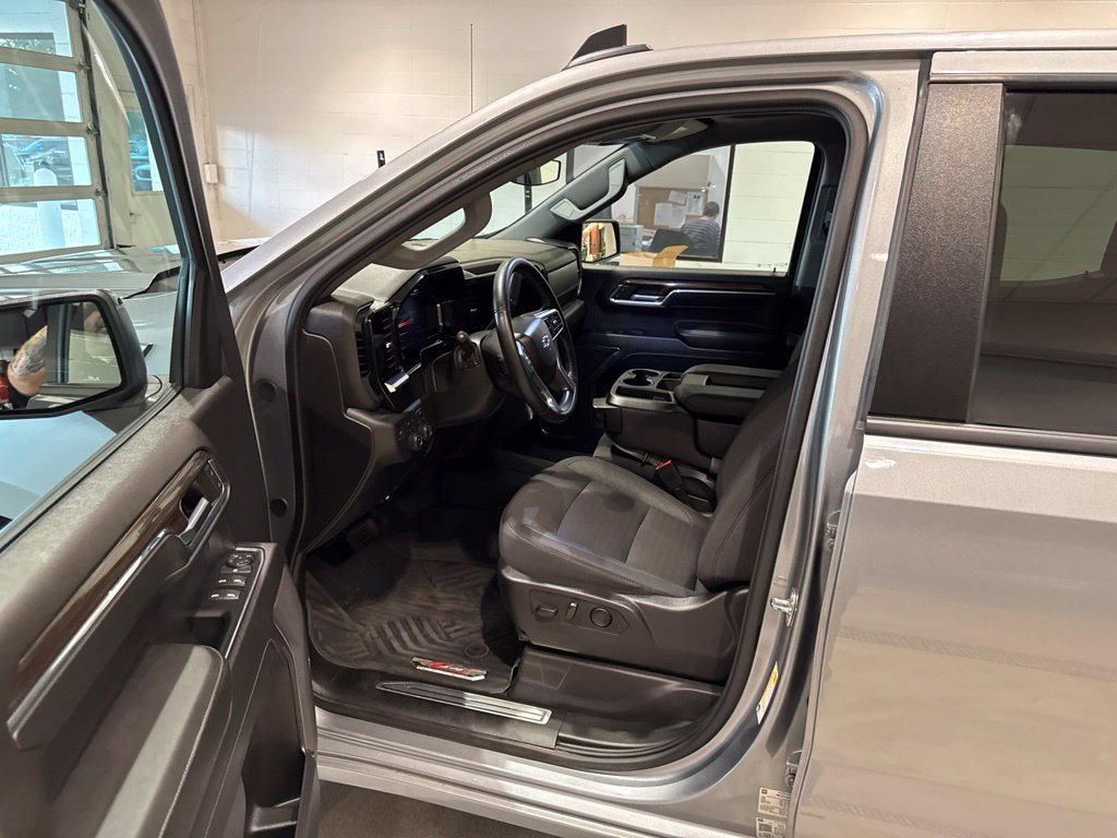 Used 2024 Chevrolet Silverado 1500 RST AWD/4WD image 22