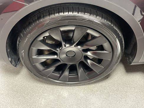 Used 2024 Tesla Model Y Long Range image 13