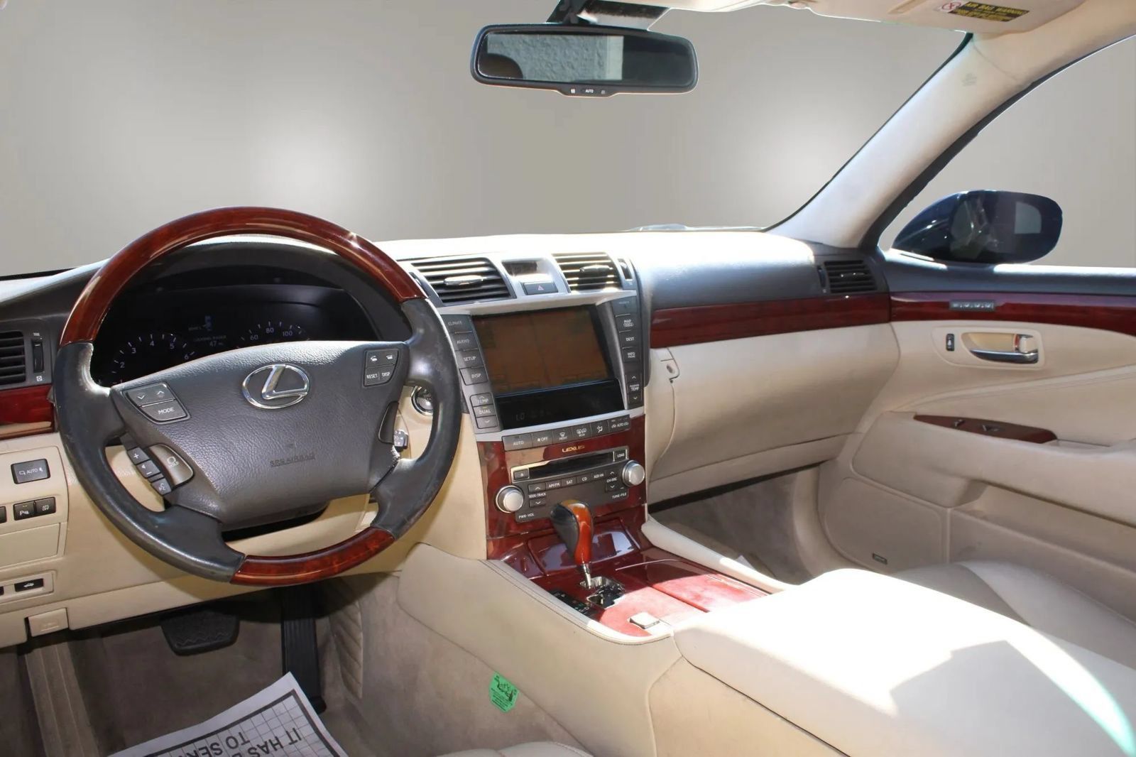 Used 2010 Lexus LS 460 RWD image 20
