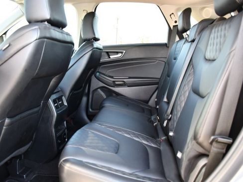 Used 2024 Ford Edge Titanium image 19