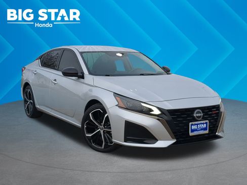 Used 2023 Nissan Altima 2.5 SR image 1