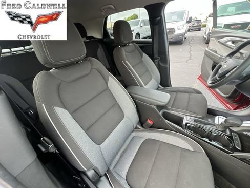 Used 2023 Chevrolet TrailBlazer LT FWD image 33