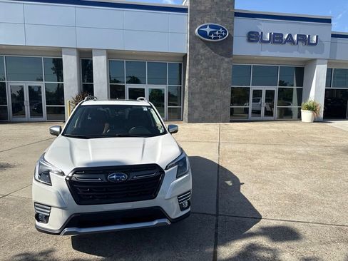 Used 2022 Subaru Forester Touring AWD/4WD image 2