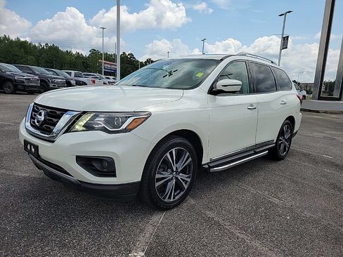 Used 2018 Nissan Pathfinder Platinum AWD/4WD image 1