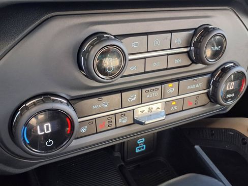 Used 2025 Ford Bronco Badlands AWD/4WD image 18