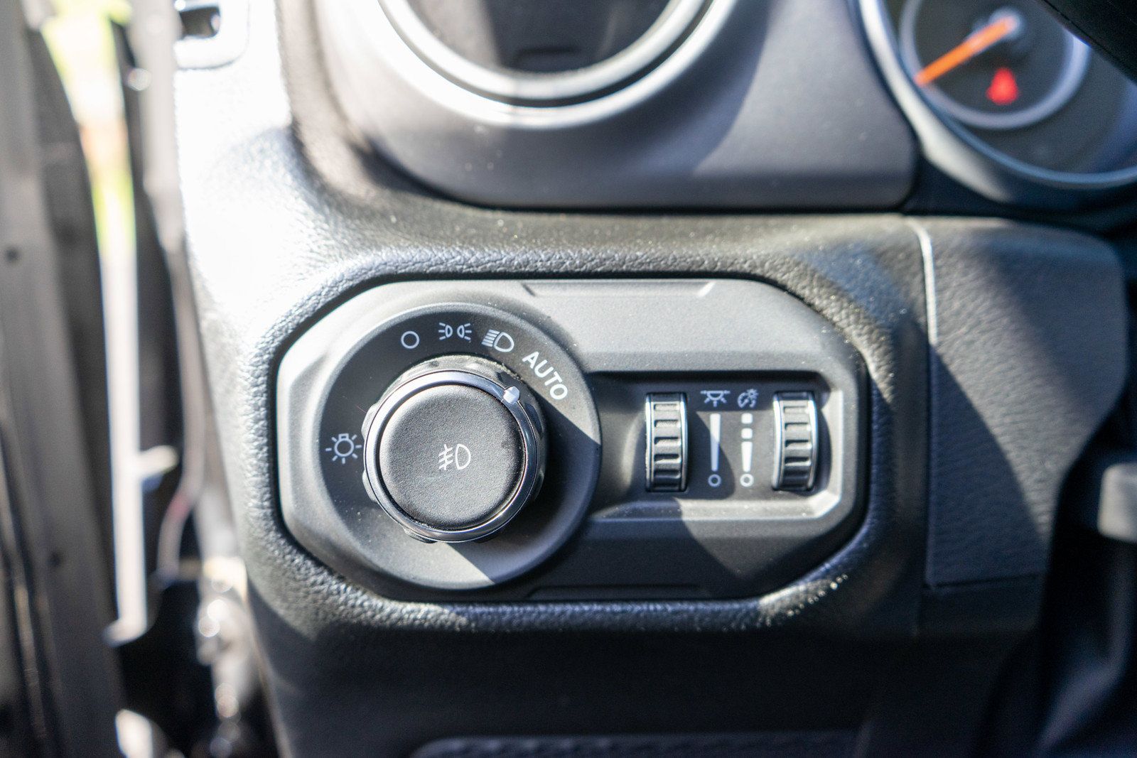 Used 2022 Jeep Wrangler Unlimited Sport AWD/4WD image 14