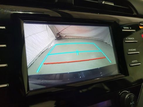 Used 2020 Toyota Camry SE image 9