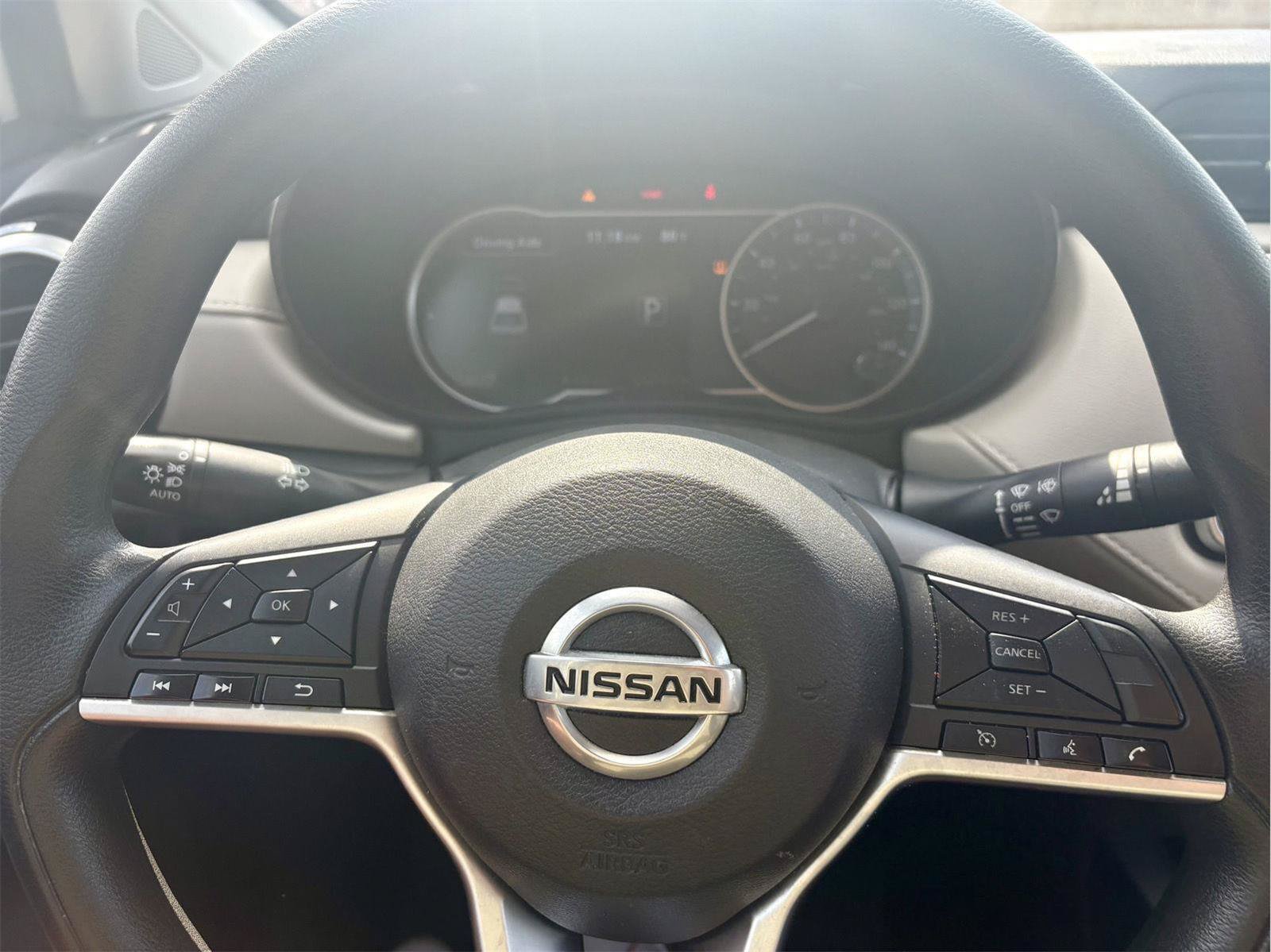 Used 2022 Nissan Versa SV FWD image 15