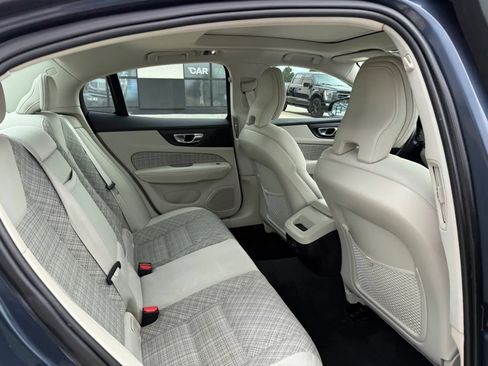 Used 2022 Volvo S60 B5 Momentum AWD/4WD image 22