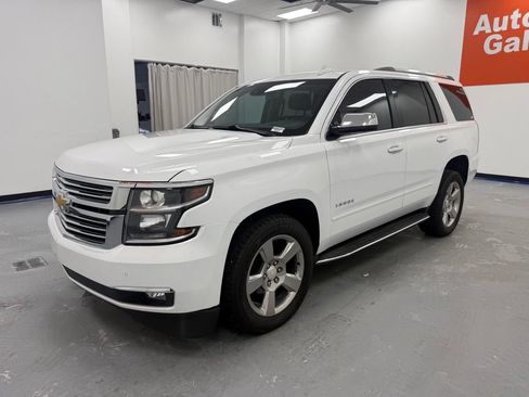 Used 2020 Chevrolet Tahoe Premier RWD image 3