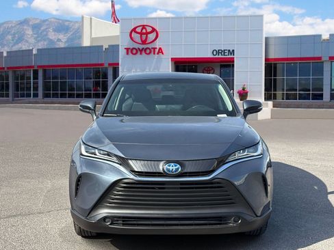 Used 2024 Toyota Venza LE AWD/4WD image 2